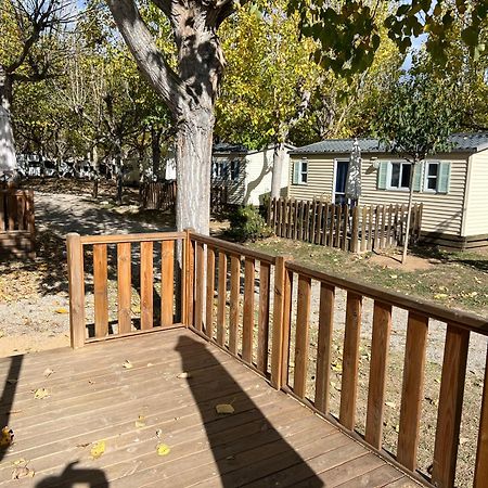 Camping Bungalow El Llac De Banyoles Porqueres Luaran gambar