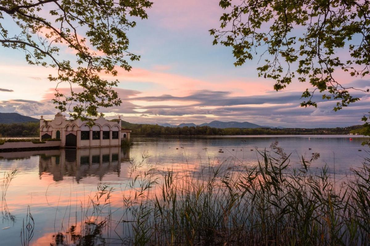 Camping Bungalow El Llac De Banyoles Porqueres Luaran gambar