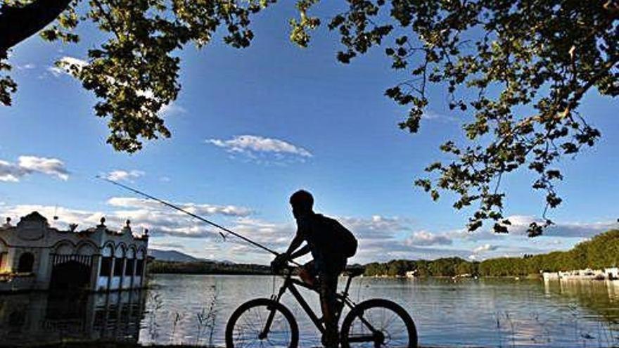 Camping Bungalow El Llac De Banyoles Porqueres Luaran gambar