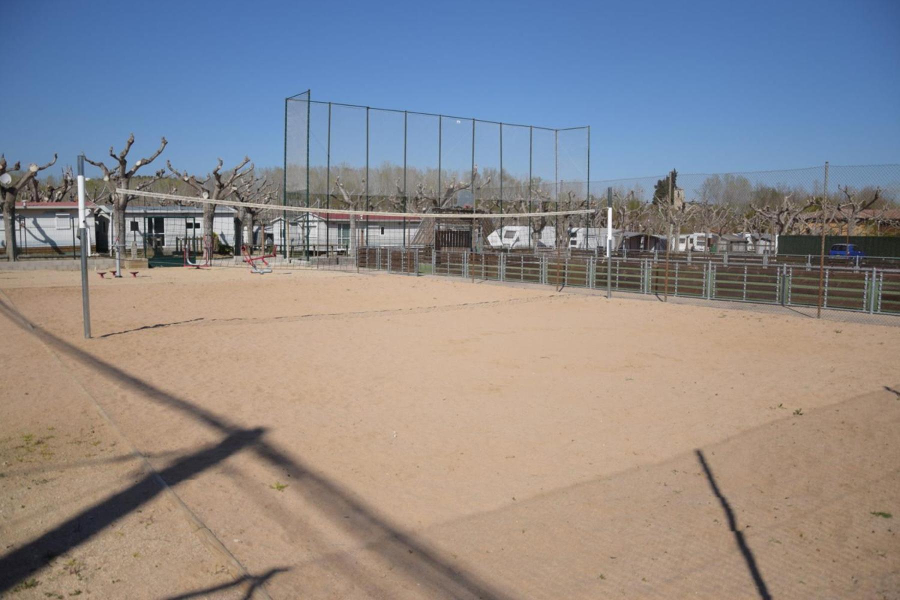 Camping Bungalow El Llac De Banyoles Porqueres Luaran gambar