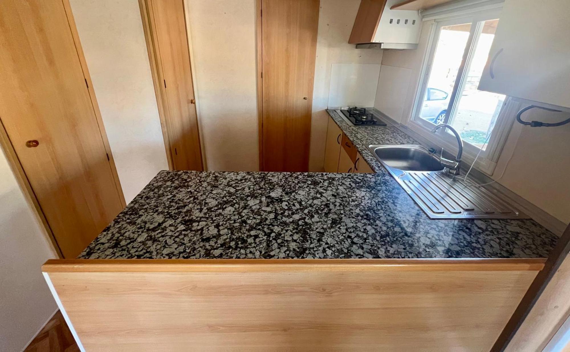 Camping Bungalow El Llac De Banyoles Porqueres Bilik gambar