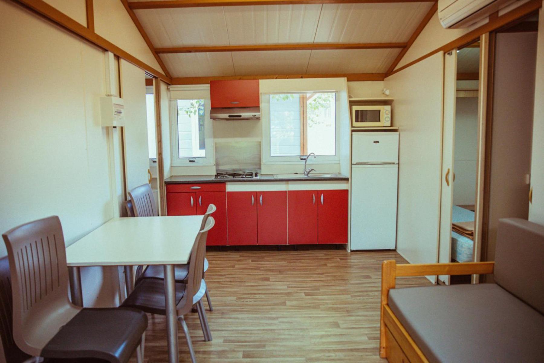 Camping Bungalow El Llac De Banyoles Porqueres Bilik gambar